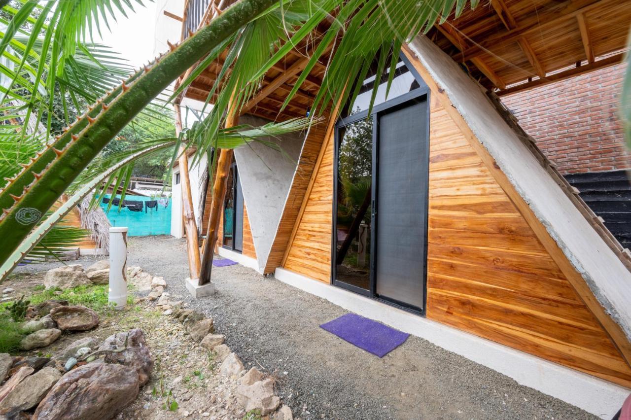 Casa Del Sol Vandrarhem Montañita Exteriör bild